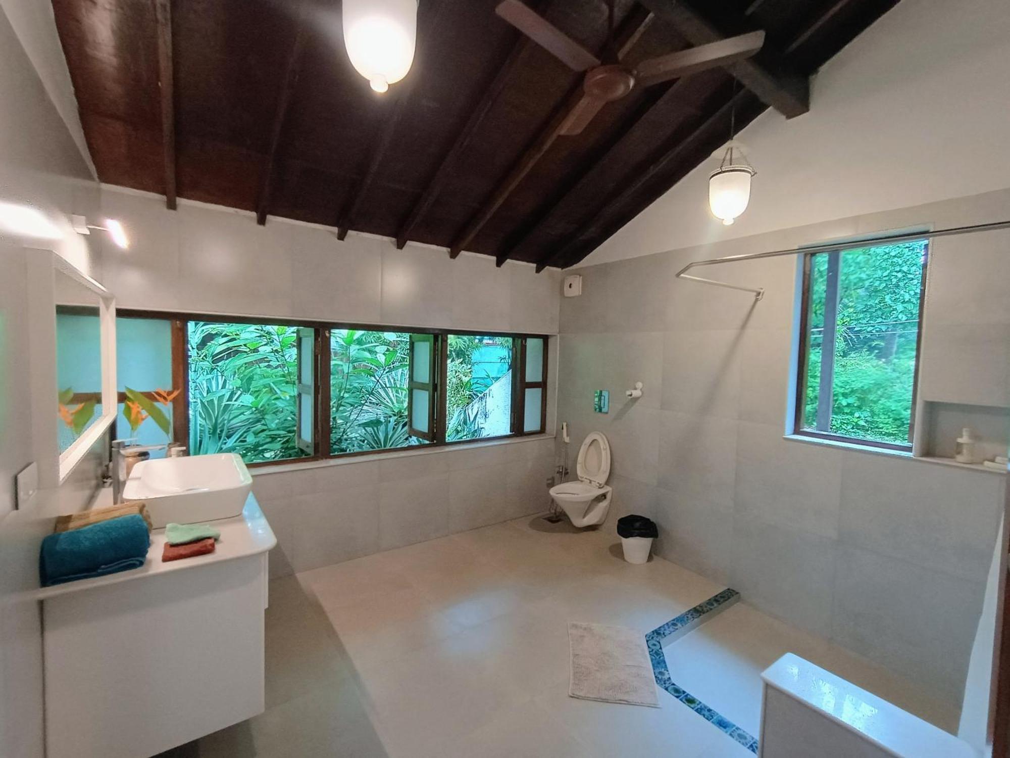 Banyan House - Luxurious 4 Bedroom Villa On One Acre, Near The Beach Nagaon  Eksteriør billede