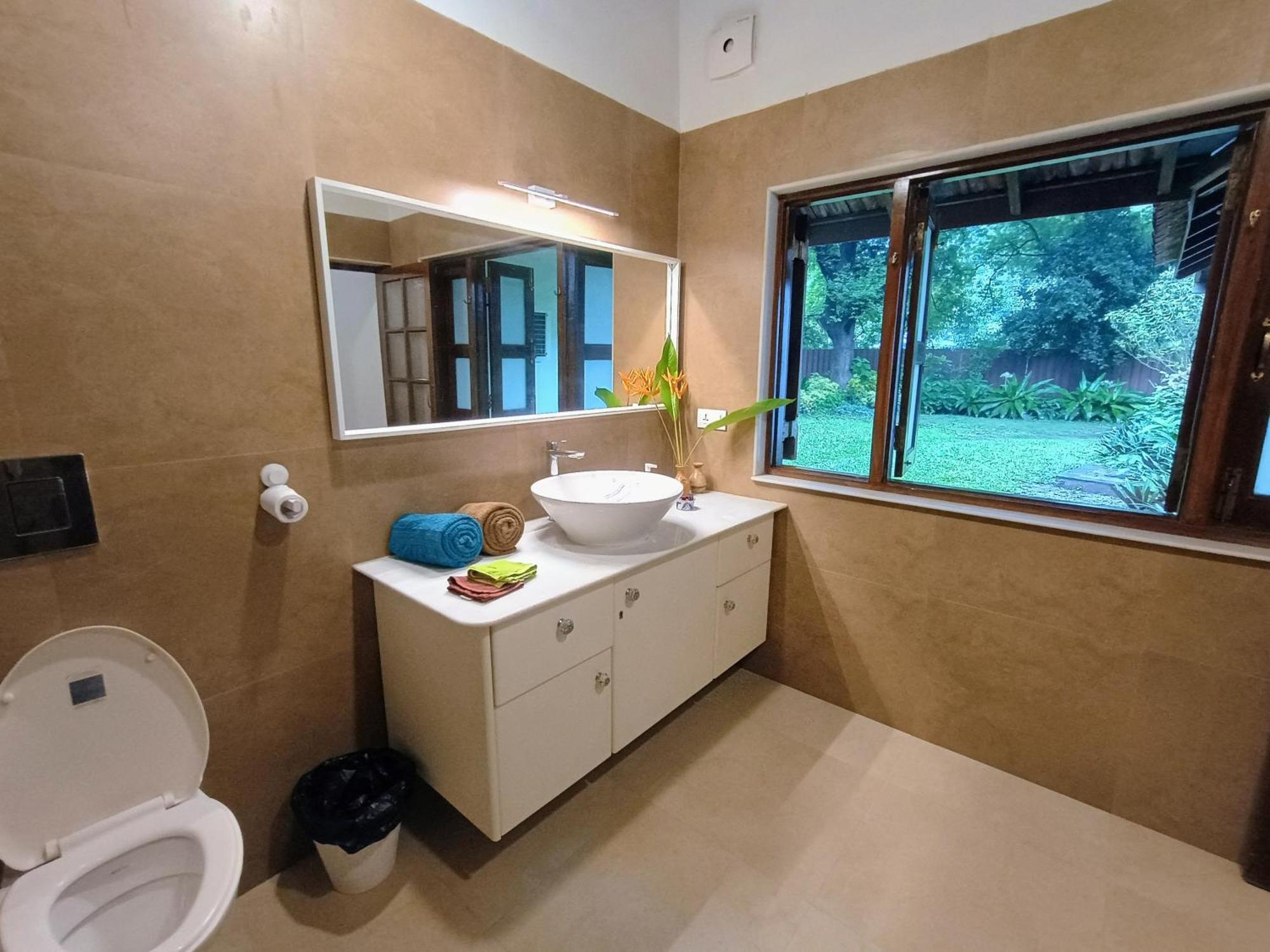 Banyan House - Luxurious 4 Bedroom Villa On One Acre, Near The Beach Nagaon  Eksteriør billede
